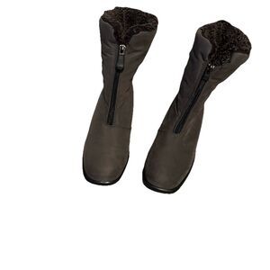 Toewarmers  Women’s Boots 7.5 Fleece Lined Zip Boots Made In Canada